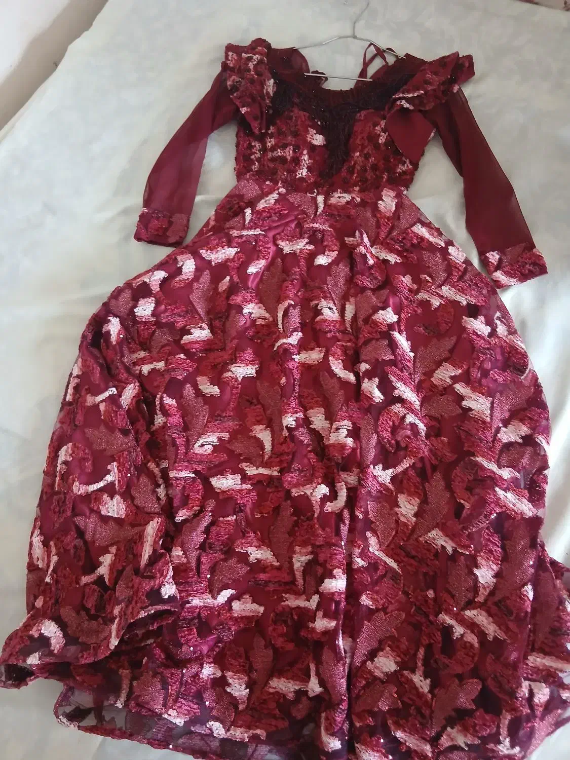 لباس مجلسی|لباس|مشهد, امیر|دیوار