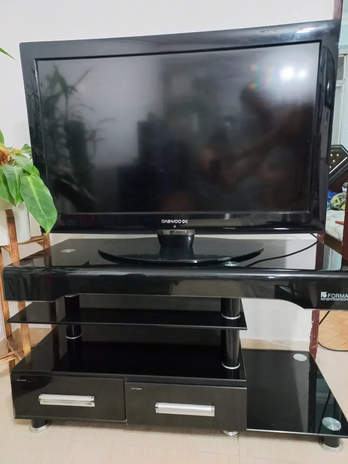 میز تلویزیون|میز تلویزیون|رشت, فرودگاه سردار جنگل رشت|دیوار