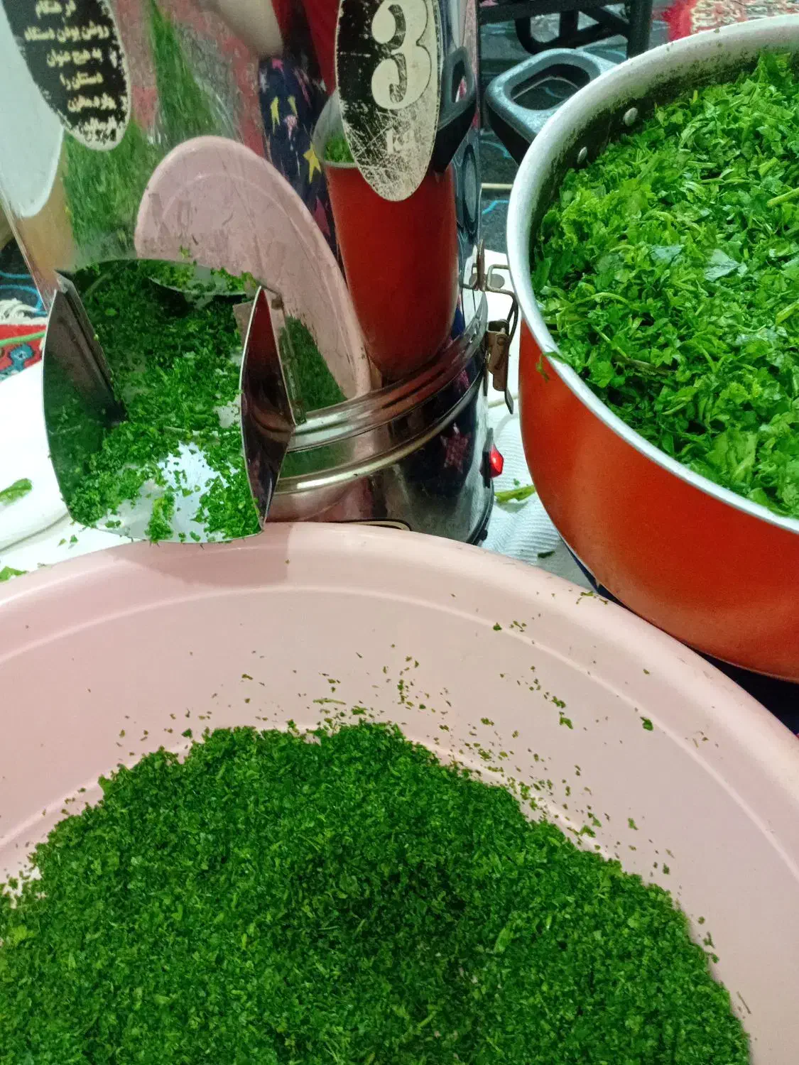 انجام کارپیاز و سبزی برای غذاخوری و رستوران|خوردنی و آشامیدنی|رشت, سلیمانداراب|دیوار