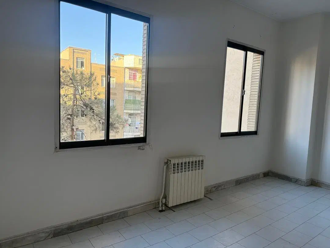 بلوار شهدا /صادقیه /۹۰متری / ۲خواب / نورگیر