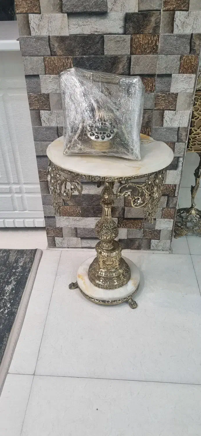 میز و تلفن برنز|میز تلفن|اسلام‌‌آباد غرب, |دیوار