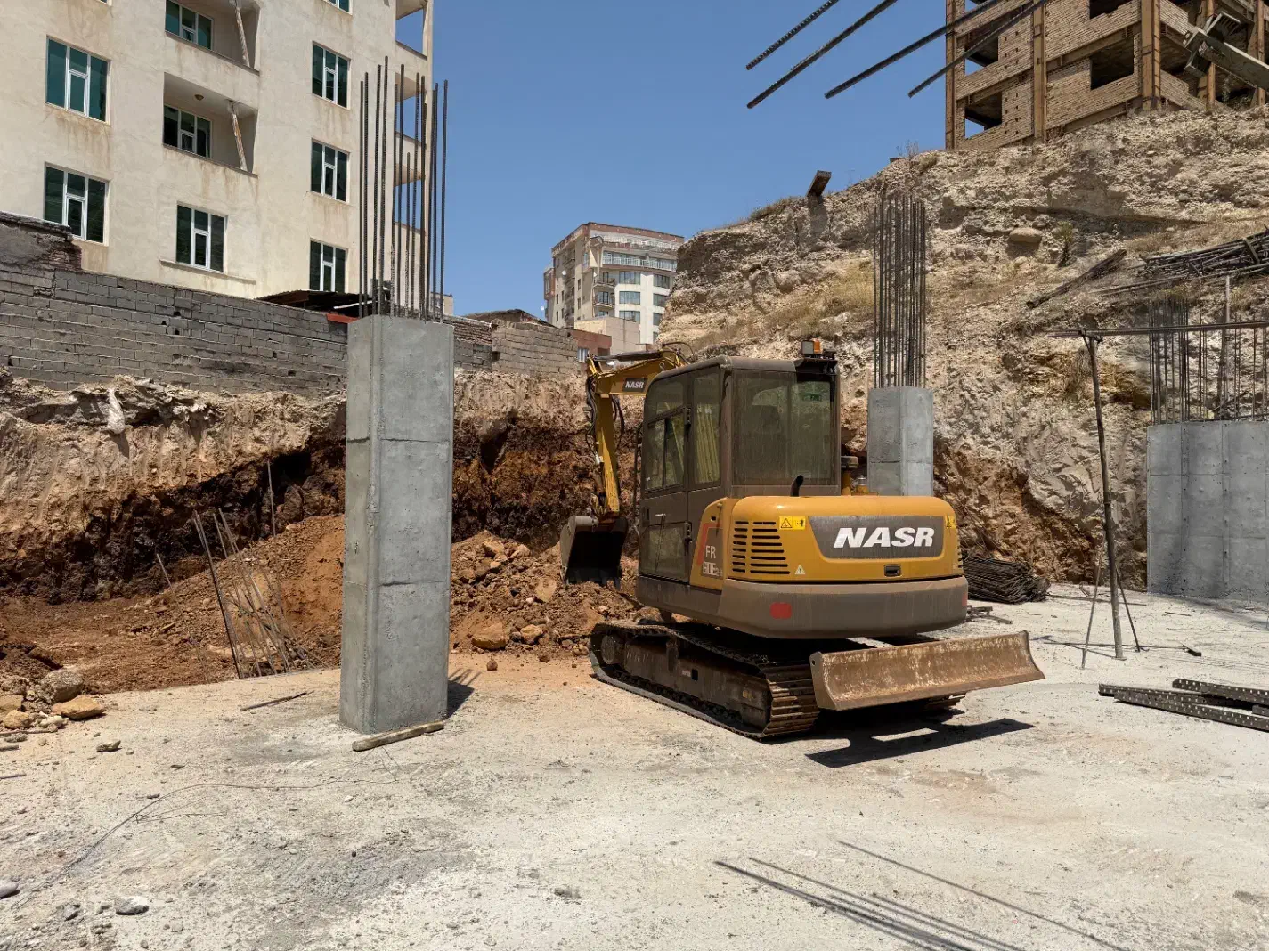 اجاره مینی بیل همراه پیکور مینی لودر همراه لیفتراک|خدمات حمل و نقل|اردبیل, |دیوار