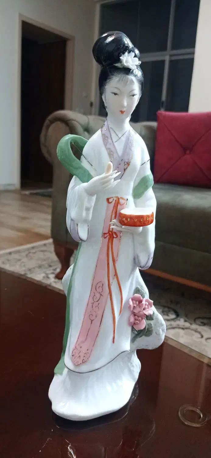 سه عدد مجسمه چینی|مجسمه، تندیس، ماکت|اصفهان, باب الدشت|دیوار