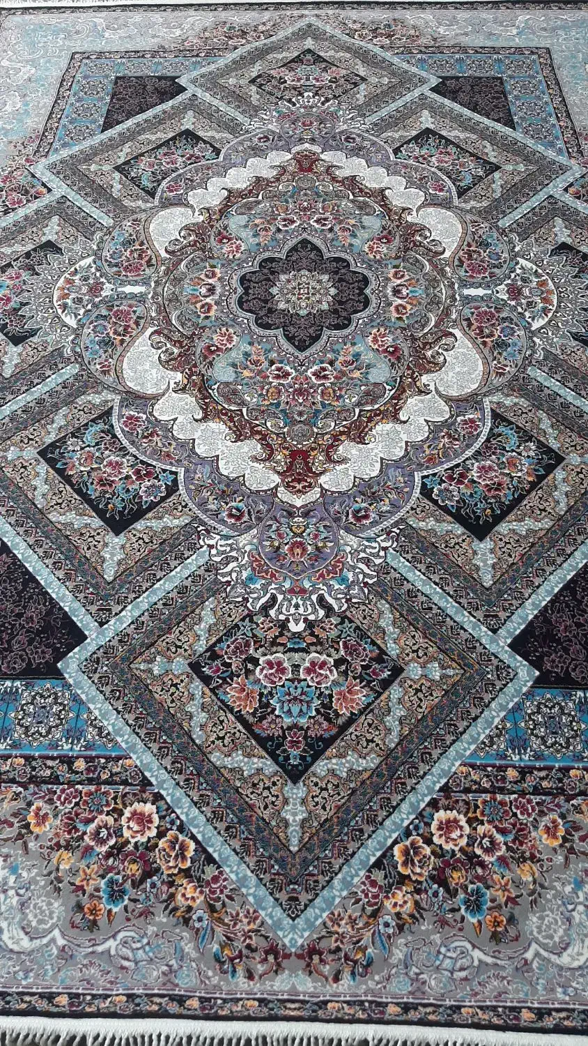 ۲ عدد ۹متری ۷۰۰شانه تراکم ۲۵۵۰|فرش|قم, نیروگاه|دیوار