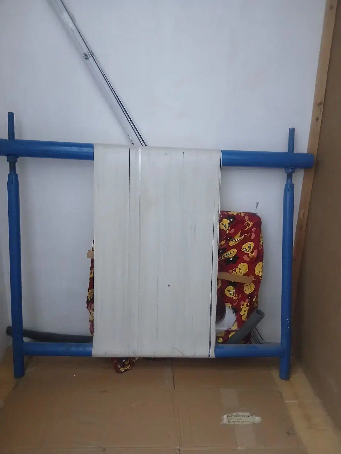 دار قالی بافی|گلیم، جاجیم، گبه|گنبد کاووس, |دیوار