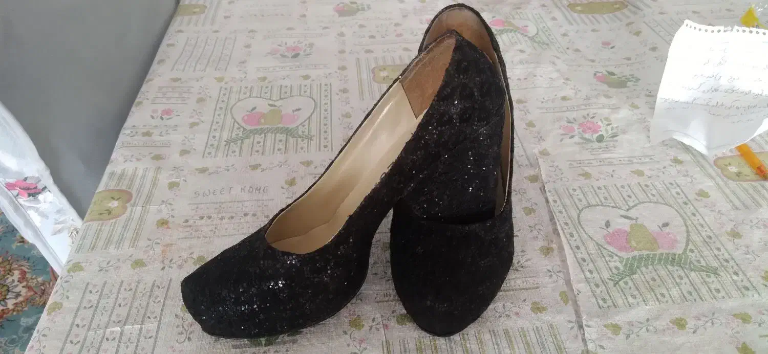 فروش کفش خیلی مناسب|کیف، کفش، کمربند|خمینیشهر, |دیوار