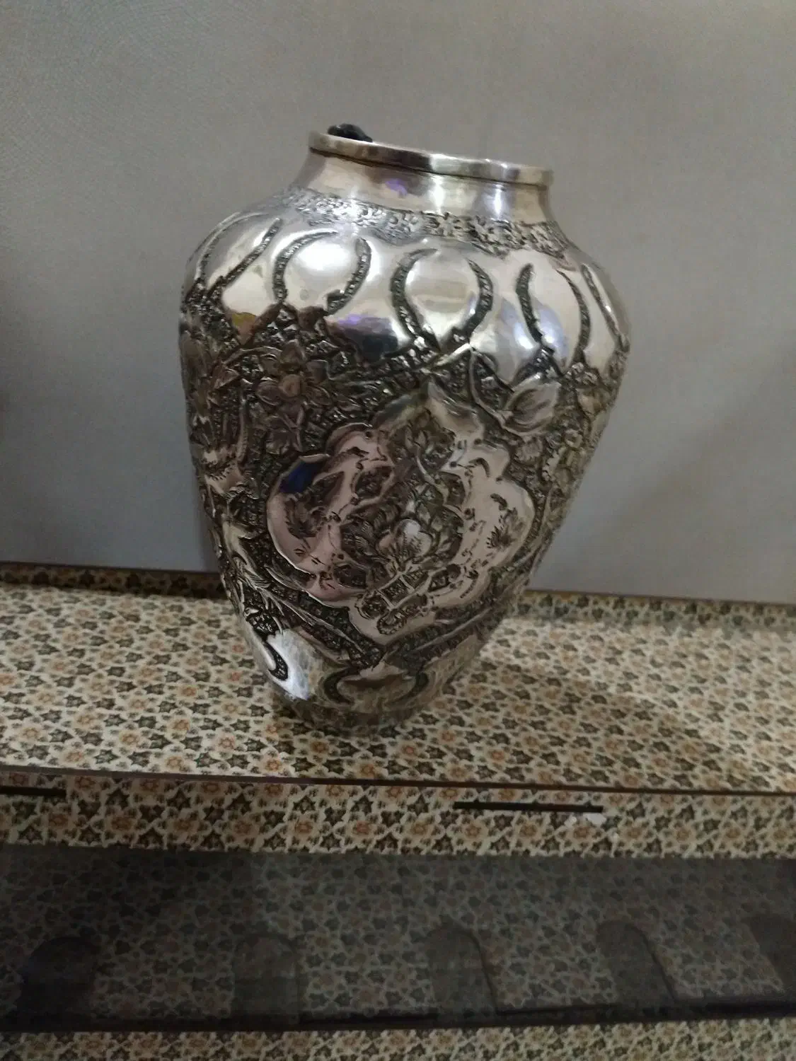 گلدان نقره|کلکسیون اشیاء عتیقه|ساری, |دیوار