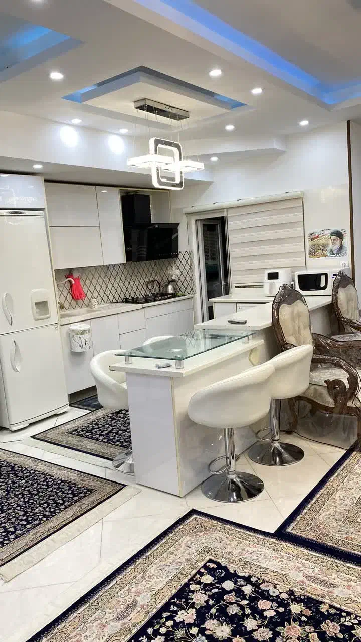 تکواحد.    غرق نور  جنب شیرینی شهرآرا شهرری|فروش آپارتمان|ری, ولی آباد|دیوار