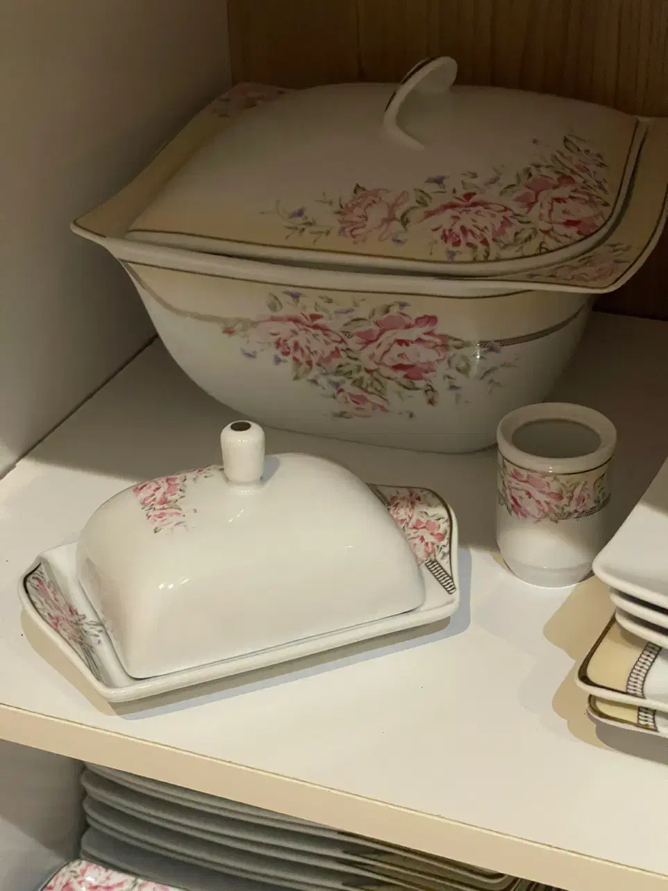 سرویس ۲۴ نفره تقدیس|ظروف سرو و پذیرایی|کرج, گوهردشت|دیوار