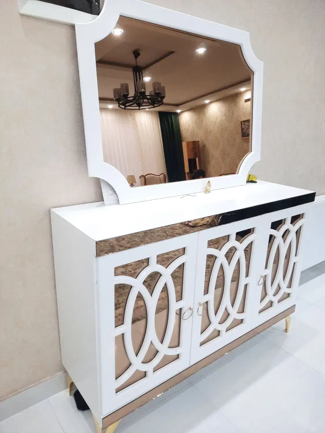 میز اینه کنسول درحد نو|بوفه، ویترین، کنسول|گلبهار, شهر جدید گلبهار|دیوار