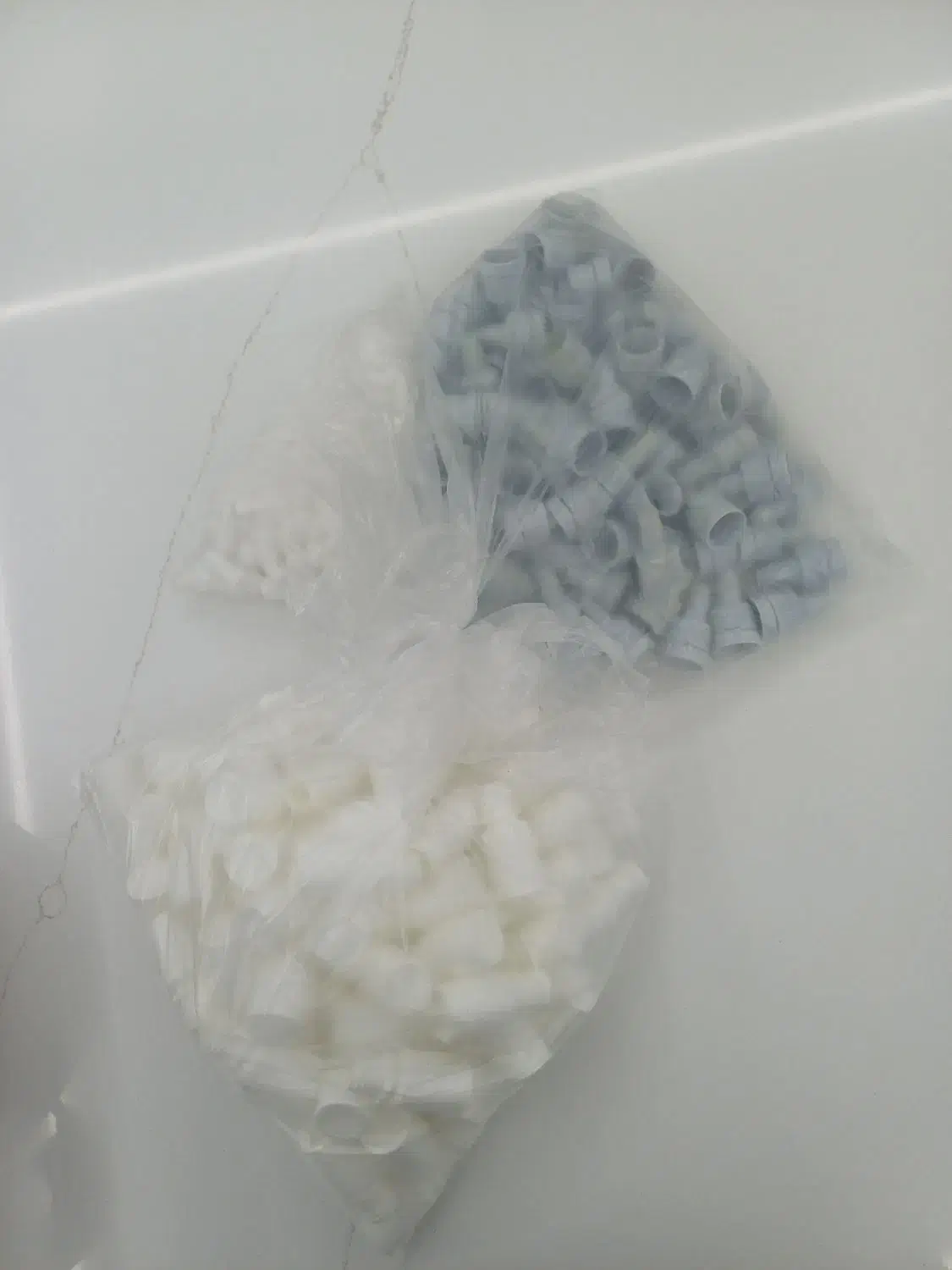 قطره چکان|ظروف نگهدارنده، پلاستیکی، یک‌بارمصرف|اصفهان, سروستان|دیوار