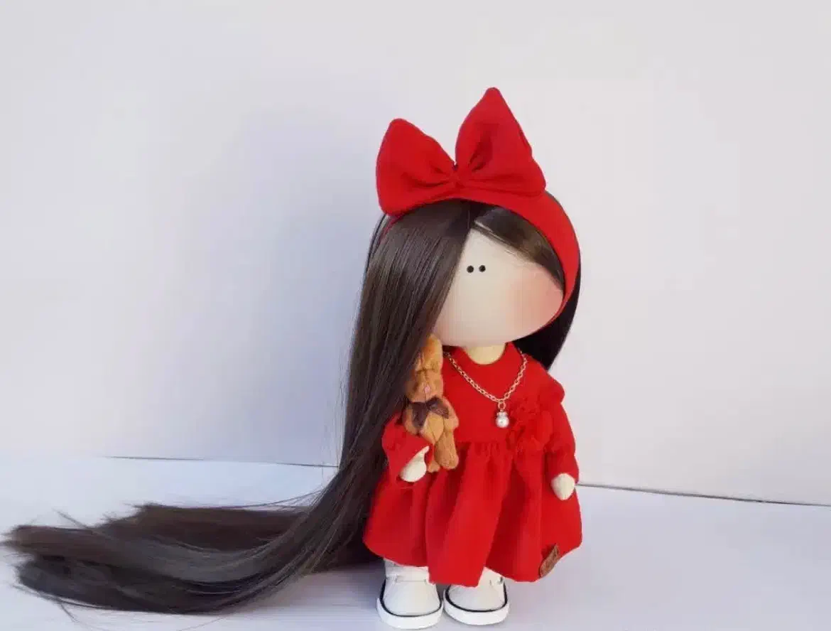 عروسک/ اسباب کودک|اسباب‌بازی بچه|کبودرآهنگ, |دیوار