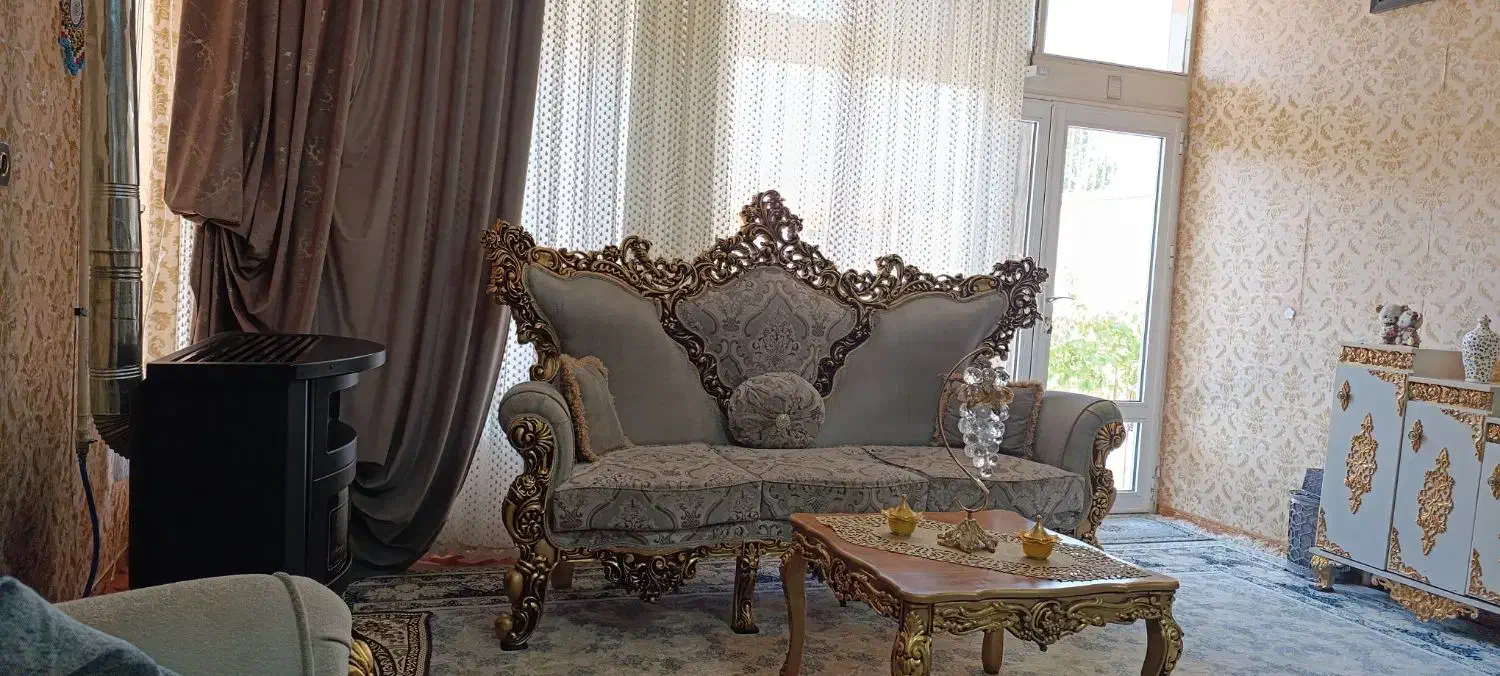 مبلمان سلطنتی 9نفره کاملا سالم و تضمینی|مبلمان خانگی و میز عسلی|بروجن, |دیوار