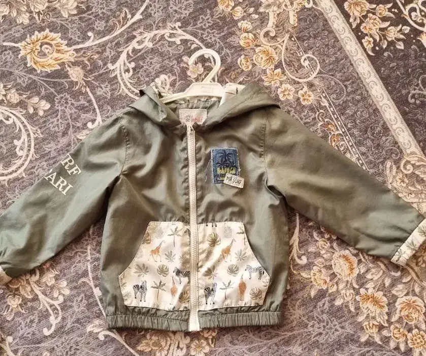 تعدادی لباس بچگانه درحدنو|کفش و لباس بچه|اهر, |دیوار