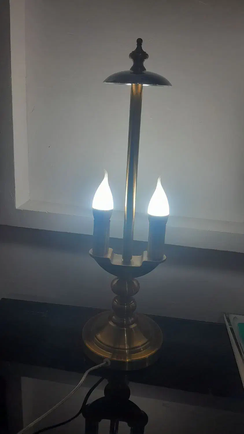 چراغ رومیزی|کلکسیون اشیاء عتیقه|رشت, حومه رشت|دیوار