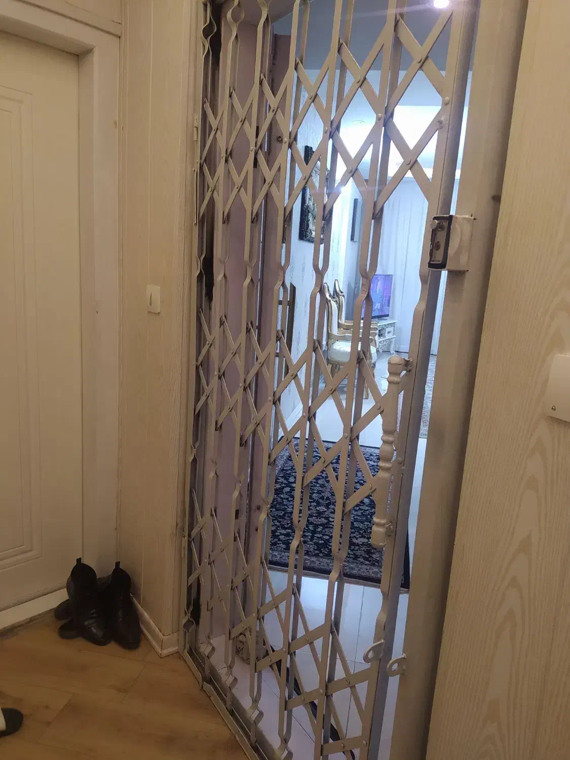 درب آکاردئونی|مصالح و تجهیزات ساختمان|مشهد, شهرک لشکر (شهرک غرب)|دیوار