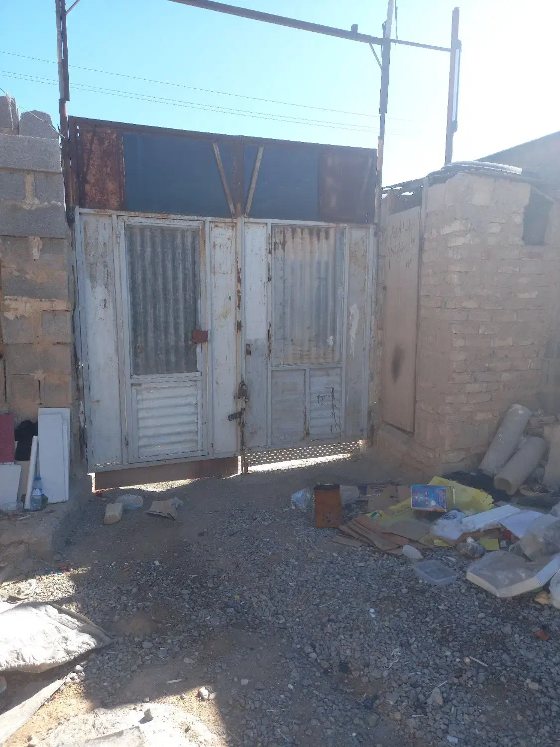 زمین کارگاهی ۲۳۰ متر ۱۱در۲۰ لب خیابان|فروش زمین و ملک کلنگی|شهرضا, |دیوار