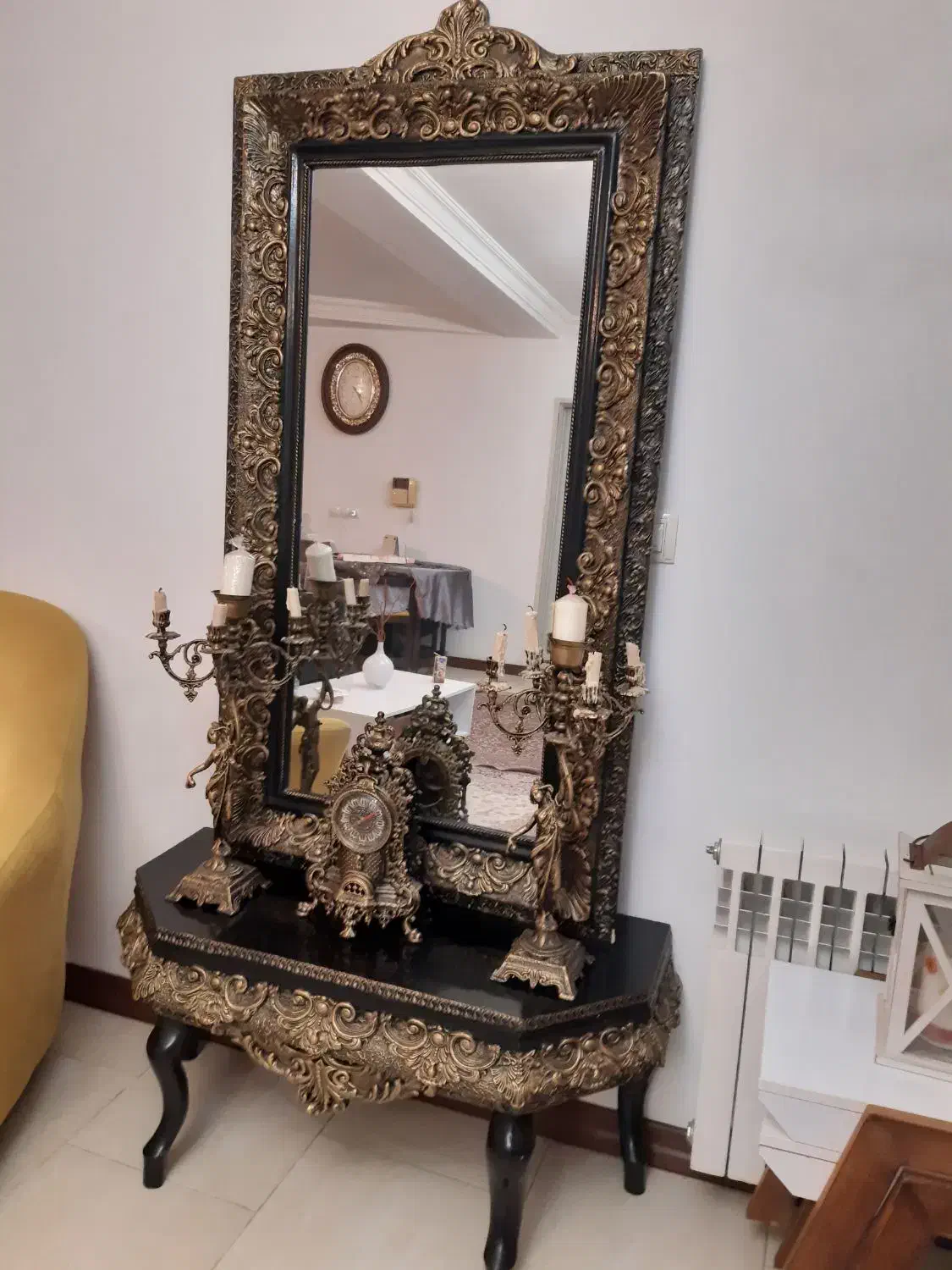 اینه|آینه|ساری, |دیوار