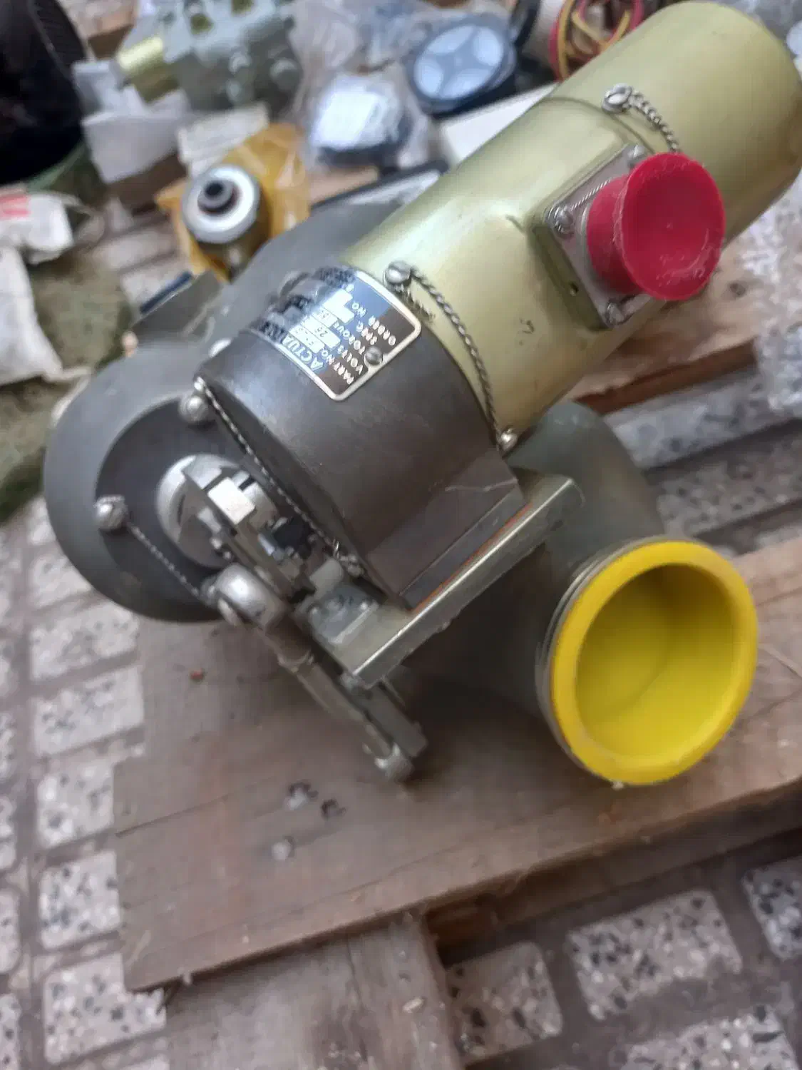 قطعه هواپیما قدیمی|کلکسیون اشیاء عتیقه|ری, فیروزآبادی|دیوار