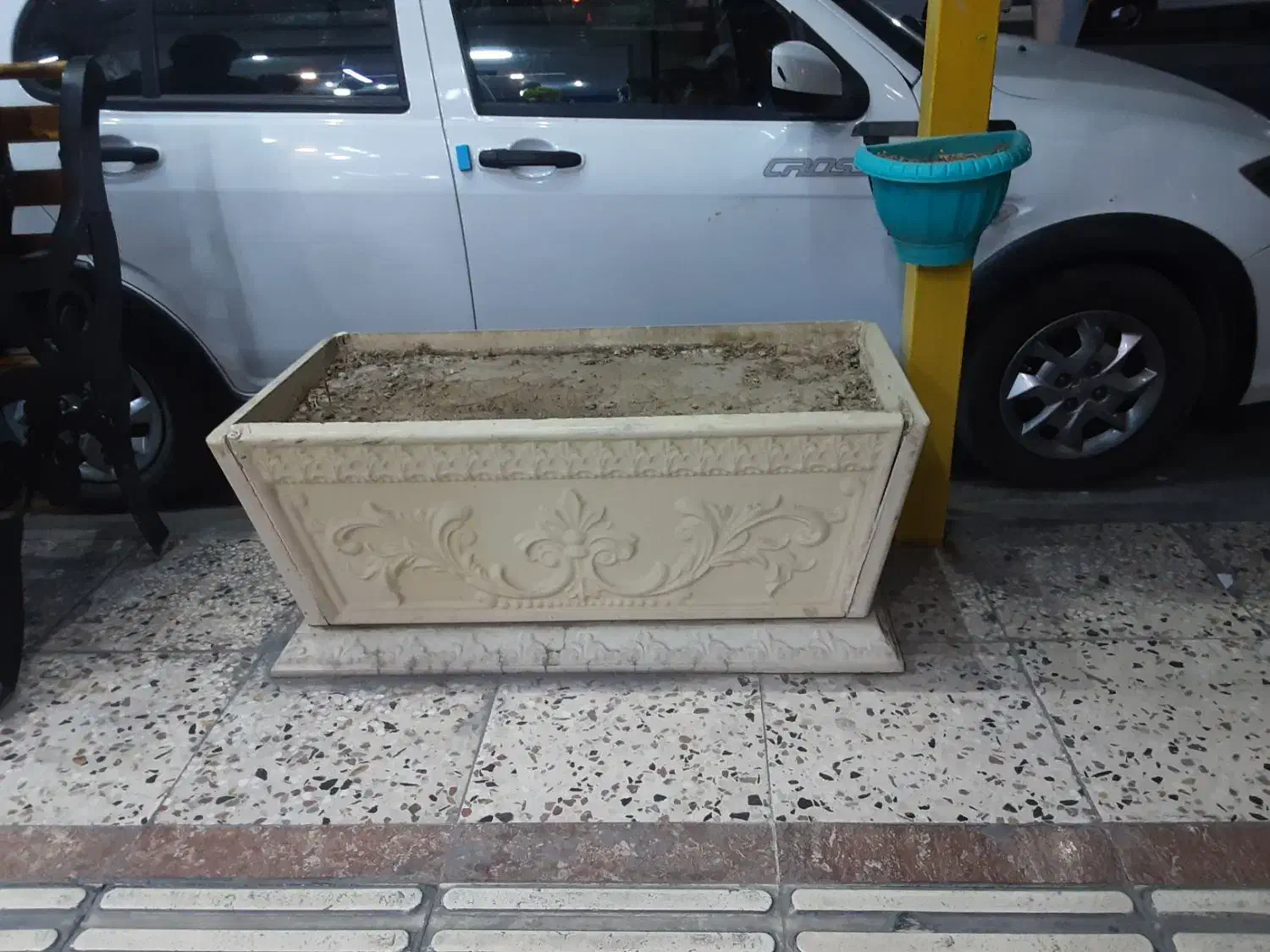 گلدان سنگی|گل و گیاه طبیعی|بهبهان, |دیوار