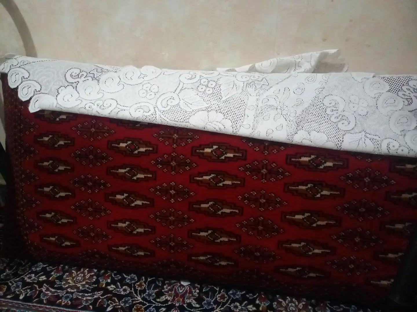 پشتی|پشتی|چهاردانگه (تهران), |دیوار