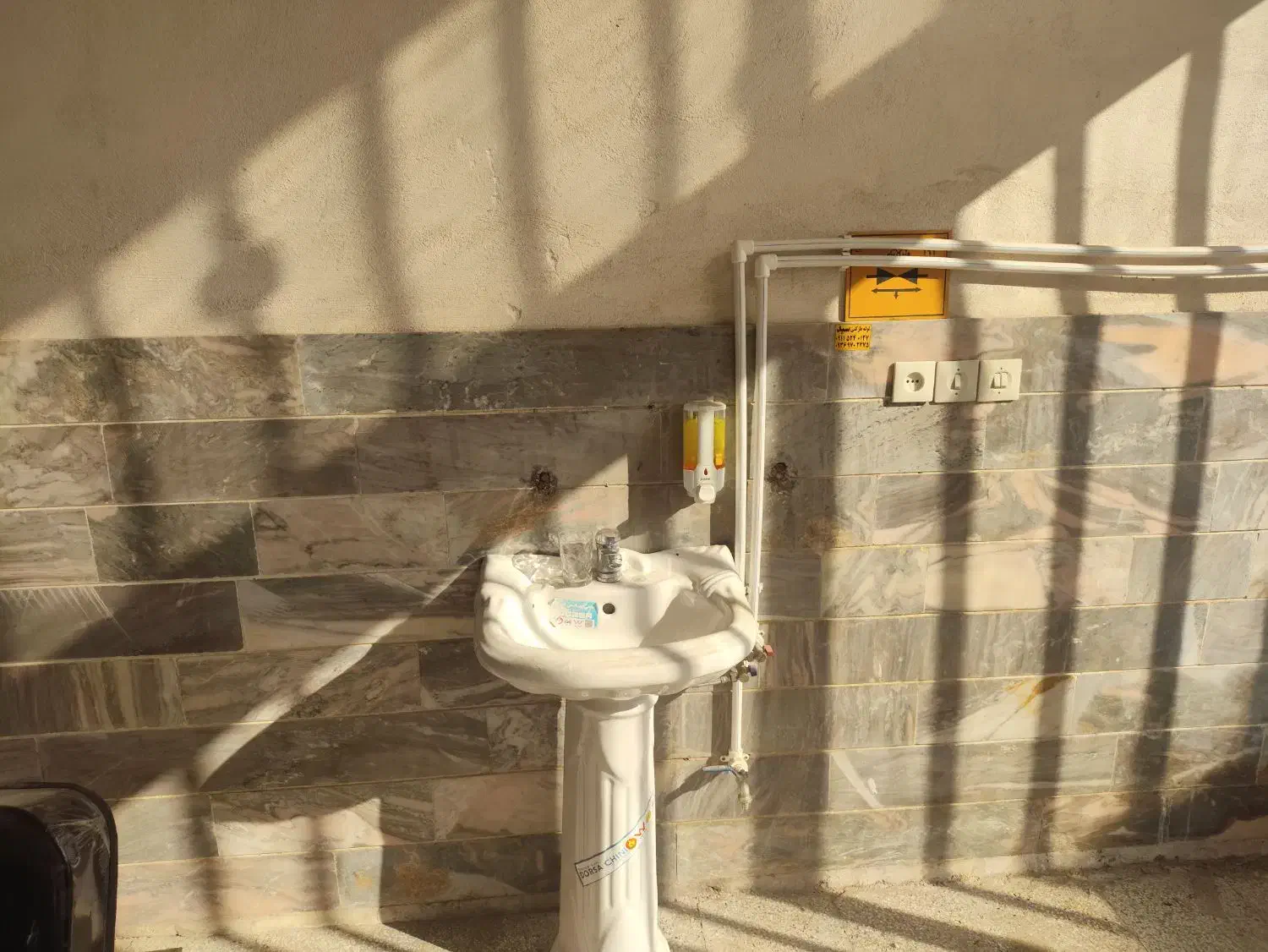 مغازه تجاری نبش بشتر ۴ کنار نانوایی قره جانلو|اجارهٔ مغازه و غرفه|مینودشت, |دیوار