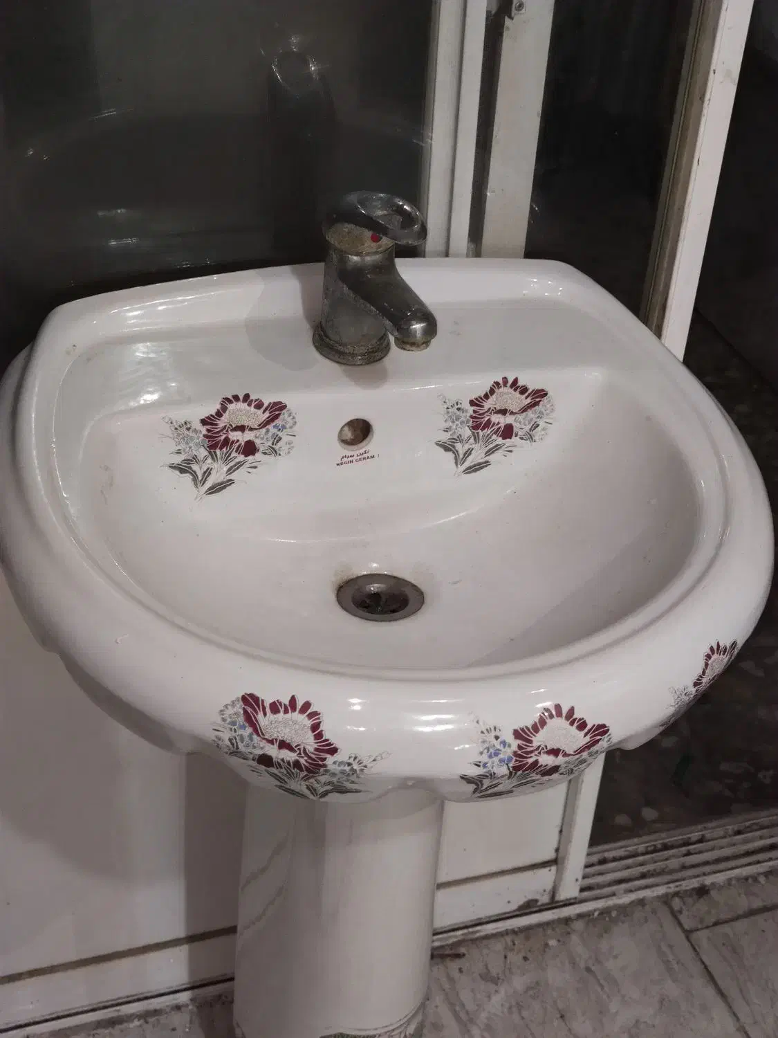 روشویی سرویس بهداشتی|لوازم سرویس بهداشتی|رشت, کوی فکوری|دیوار