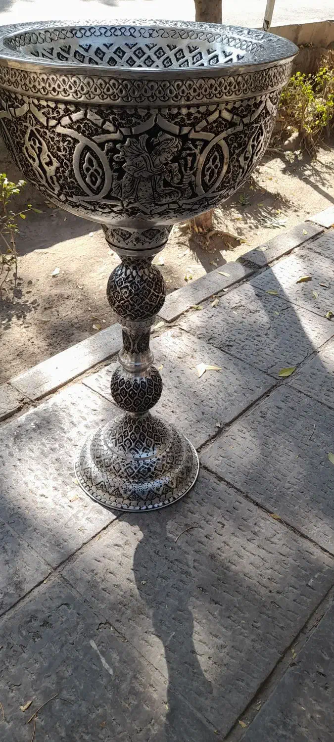 سنگاب قلمزنی بزرگ یک متری کنار سالنی مینیاتور|صنایع دستی و سایر لوازم تزئینی|اصفهان, نقش جهان|دیوار