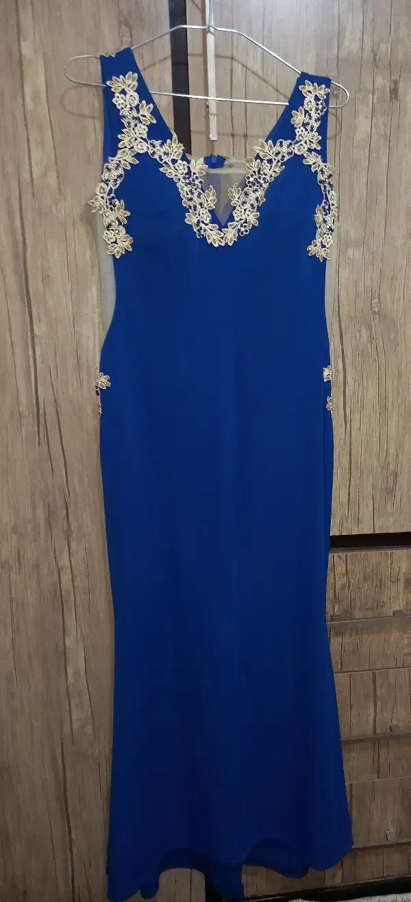 لباس مجلسی نگین دوزی شده|لباس|مشکین‌دشت, |دیوار