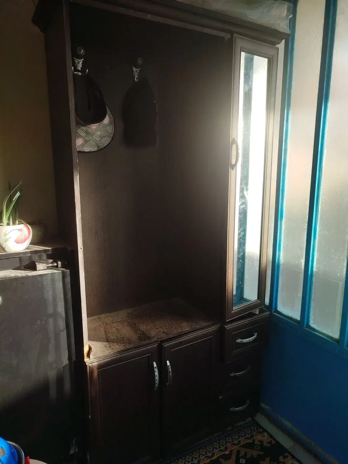 مبل و کل وسیله های در تصویر|مبلمان خانگی و میز عسلی|دالاهو, |دیوار