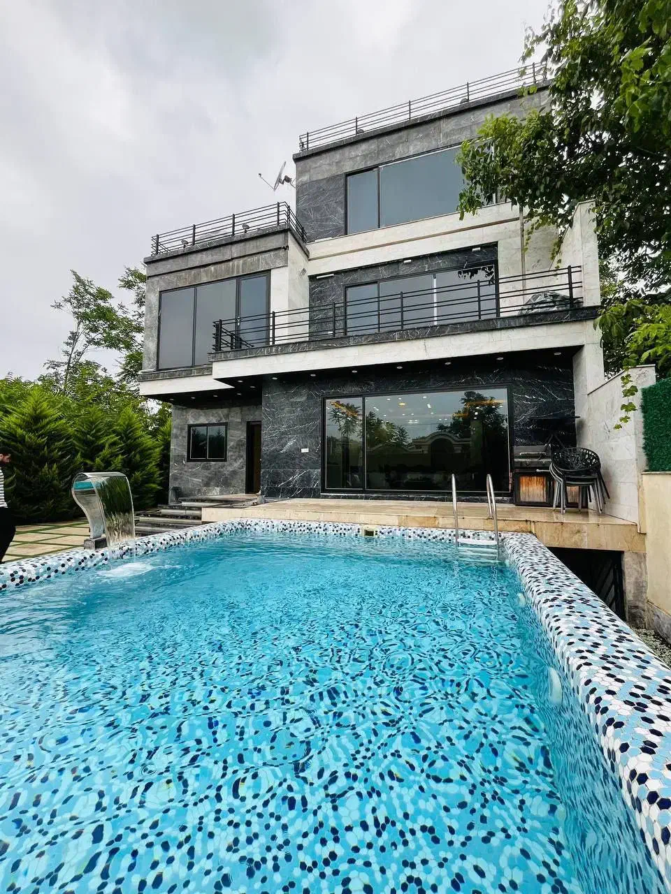 فروش جهت مهاجرت۳۰۰م باغویلااستخردارباسندمبله روف|فروش خانه و ویلا|چمستان, |دیوار