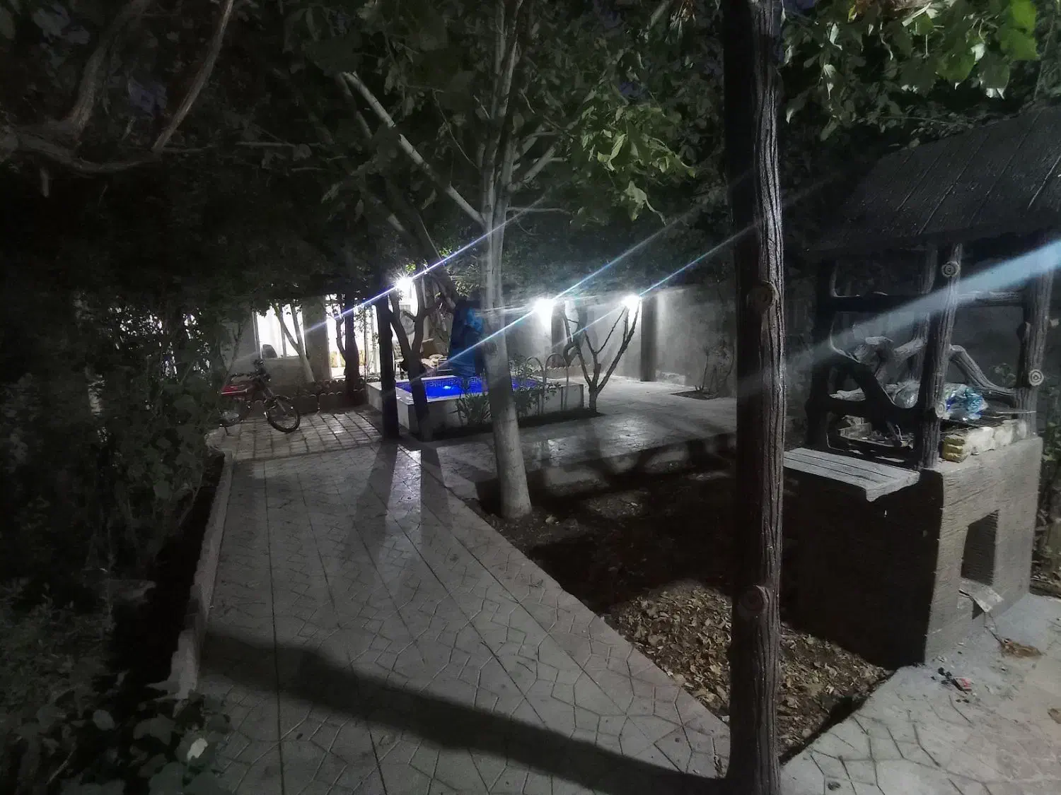 اجاره روزانه باغ|اجارهٔ کوتاهمدت ویلا و باغ|ابریشم, |دیوار