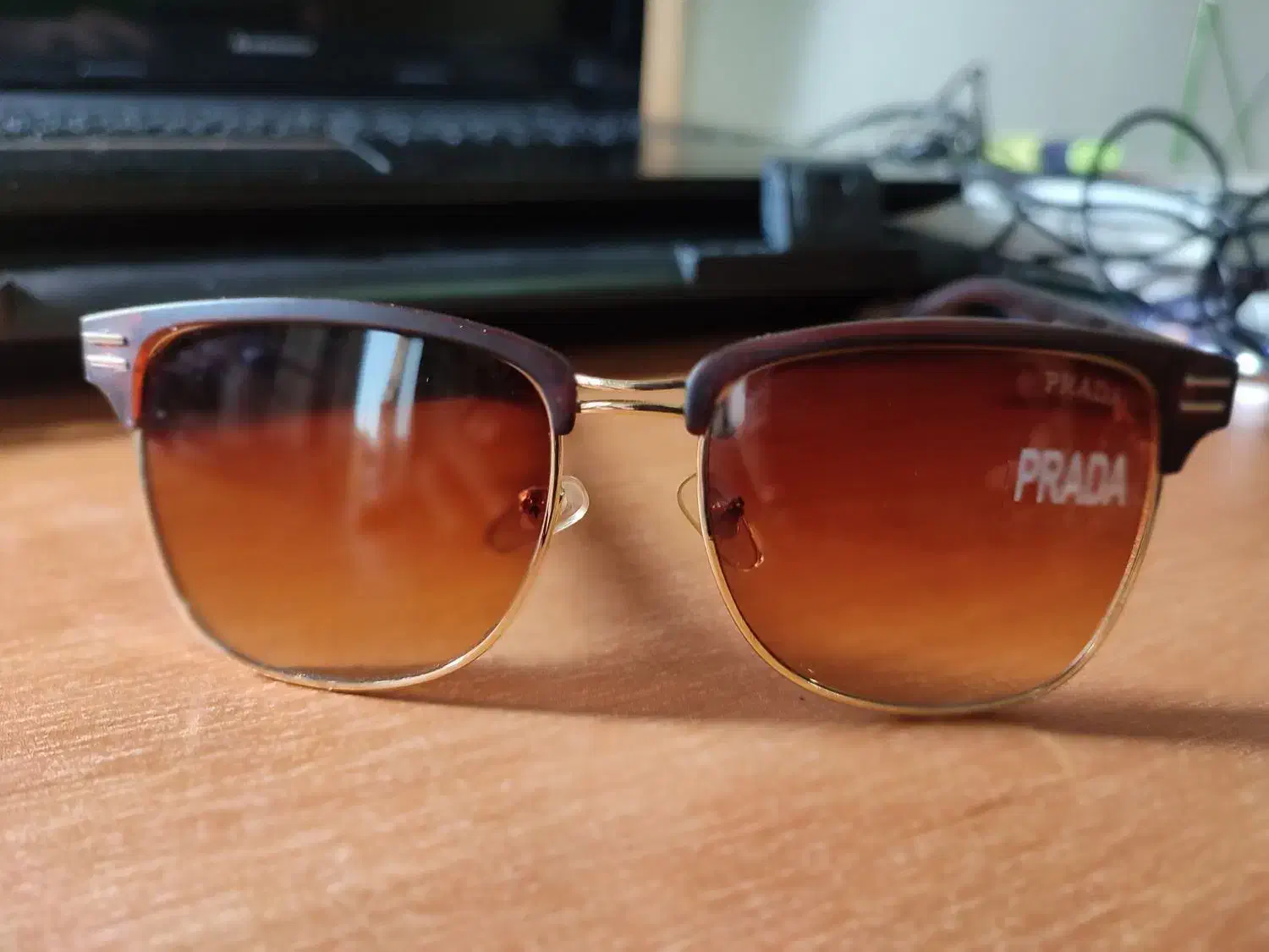 عینک افتابی Prada|زیورآلات و اکسسوری|شیراز, شهرک مدرس|دیوار