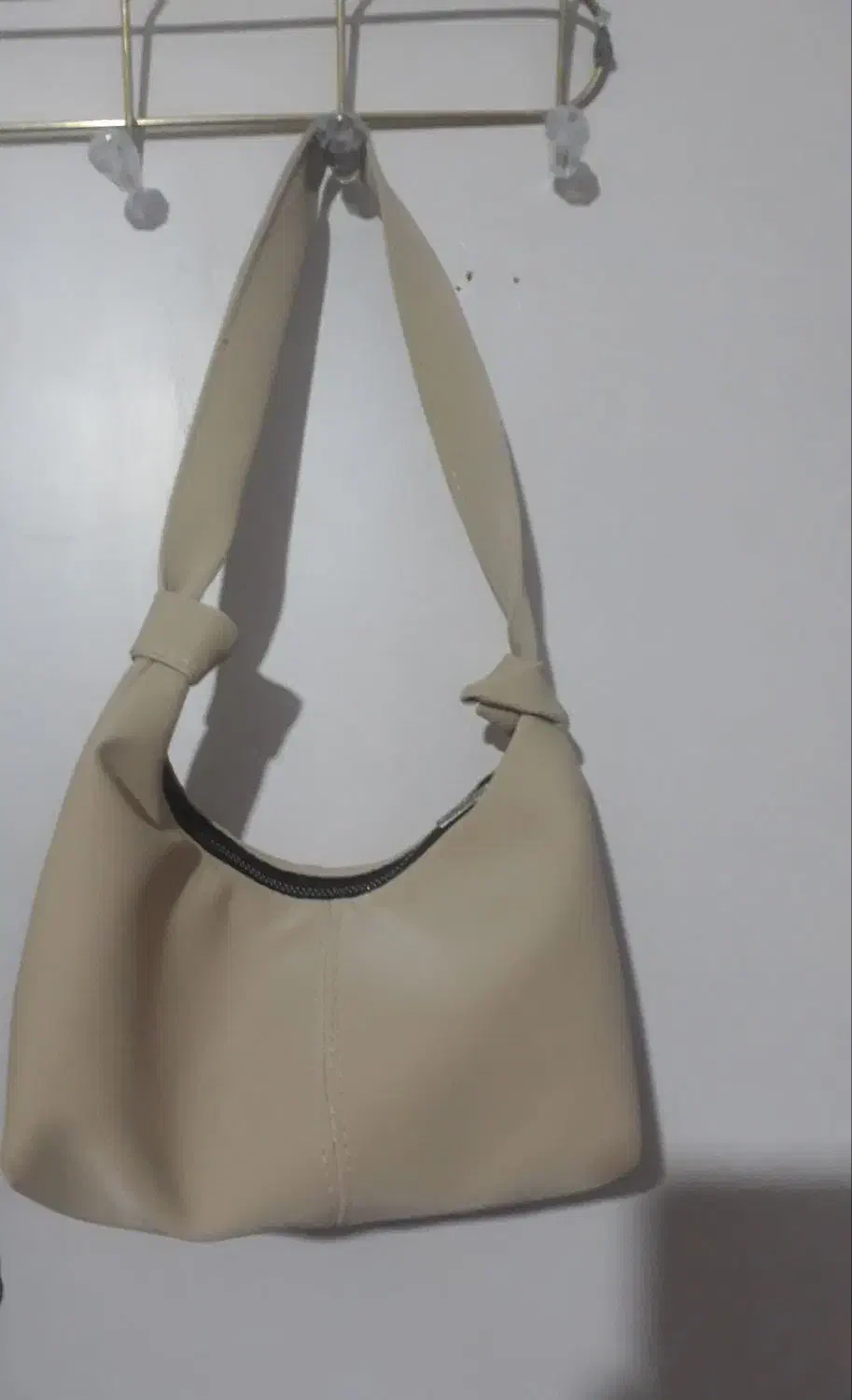 کیف|کیف، کفش، کمربند|زنجان, |دیوار