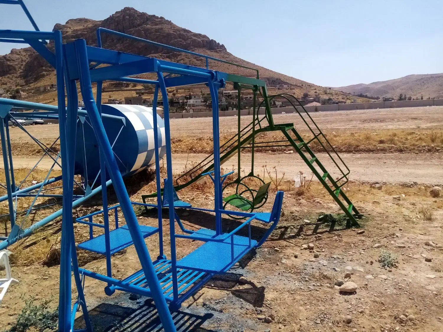 تاب وسرسره|اسباببازی|شیراز, قلات|دیوار