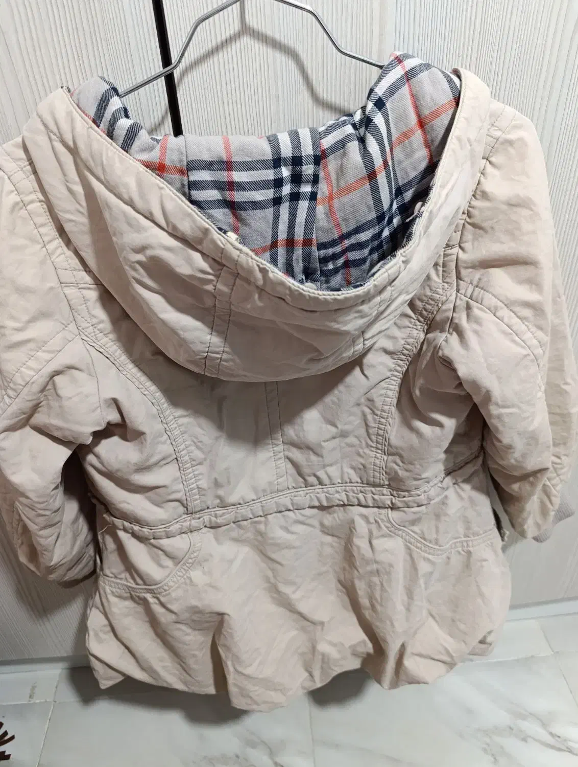 کاپشن دخترانه|لباس|شاهینشهر, نبوت|دیوار