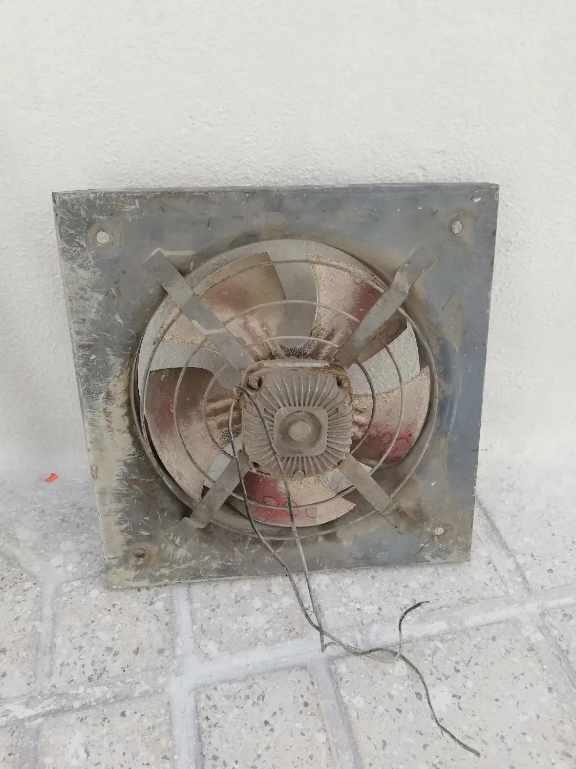 قاب لامپ مهتابی 2 قلو و هوا کش و اره بزرگ و عصا|لامپ و چراغ|شیراز, نصر|دیوار