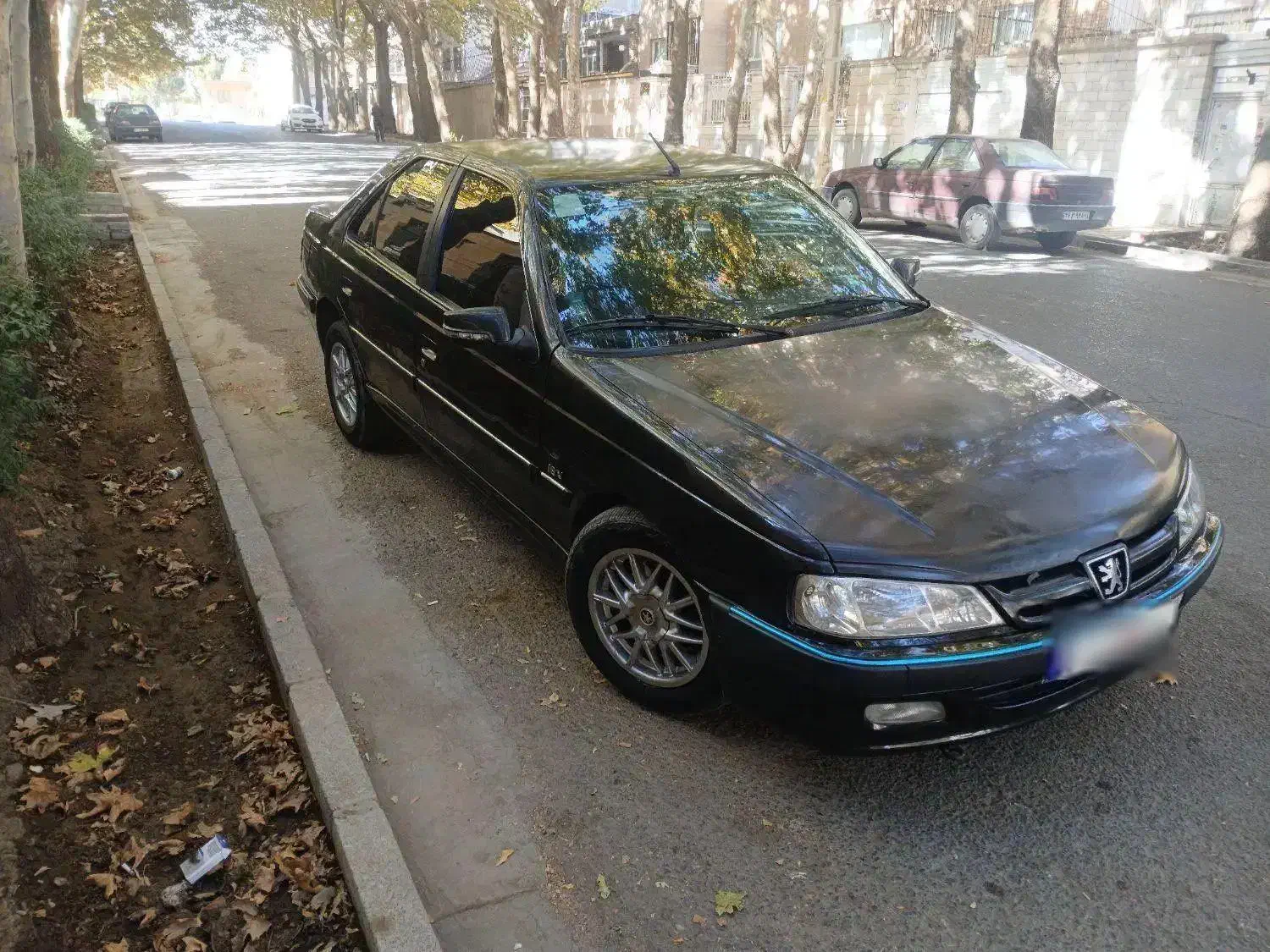 پژو پارس مشکی سیخ وسط معاوضه با پرایدوانت|خودرو سواری و وانت|همدان, |دیوار