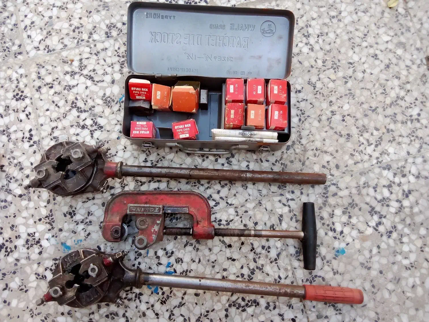 حدیده لوله بر بهمراه دندانه ها تا یک و یک چهارم|ابزارآلات|ارومیه, |دیوار