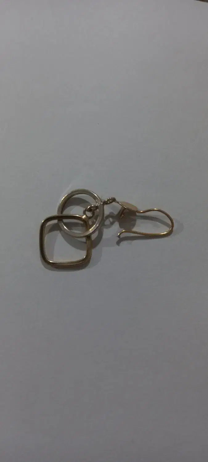 مقداری‌ طلا|جواهرات|اراک, |دیوار