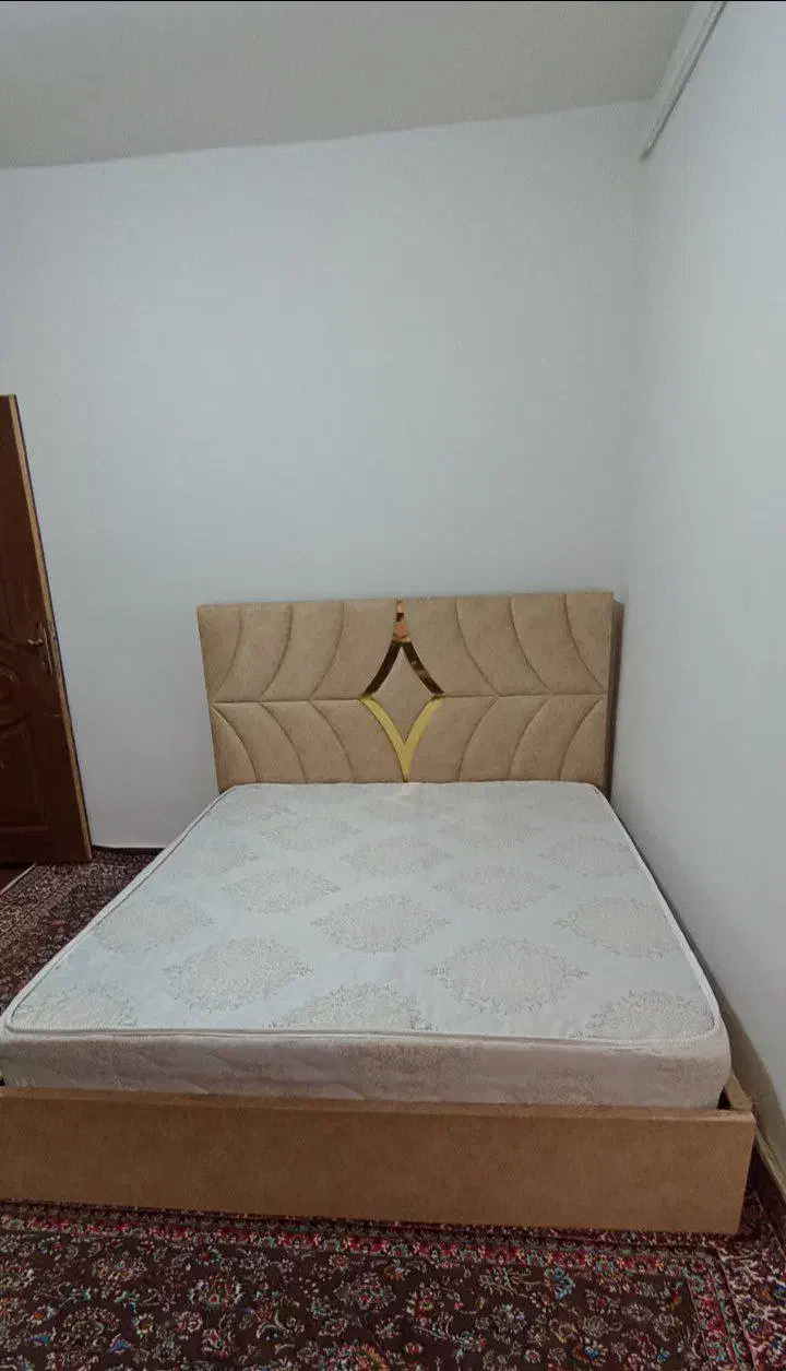 تختخواب در حد صفر تشک رویال اصل|تخت و سرویس خواب|سردشت, |دیوار