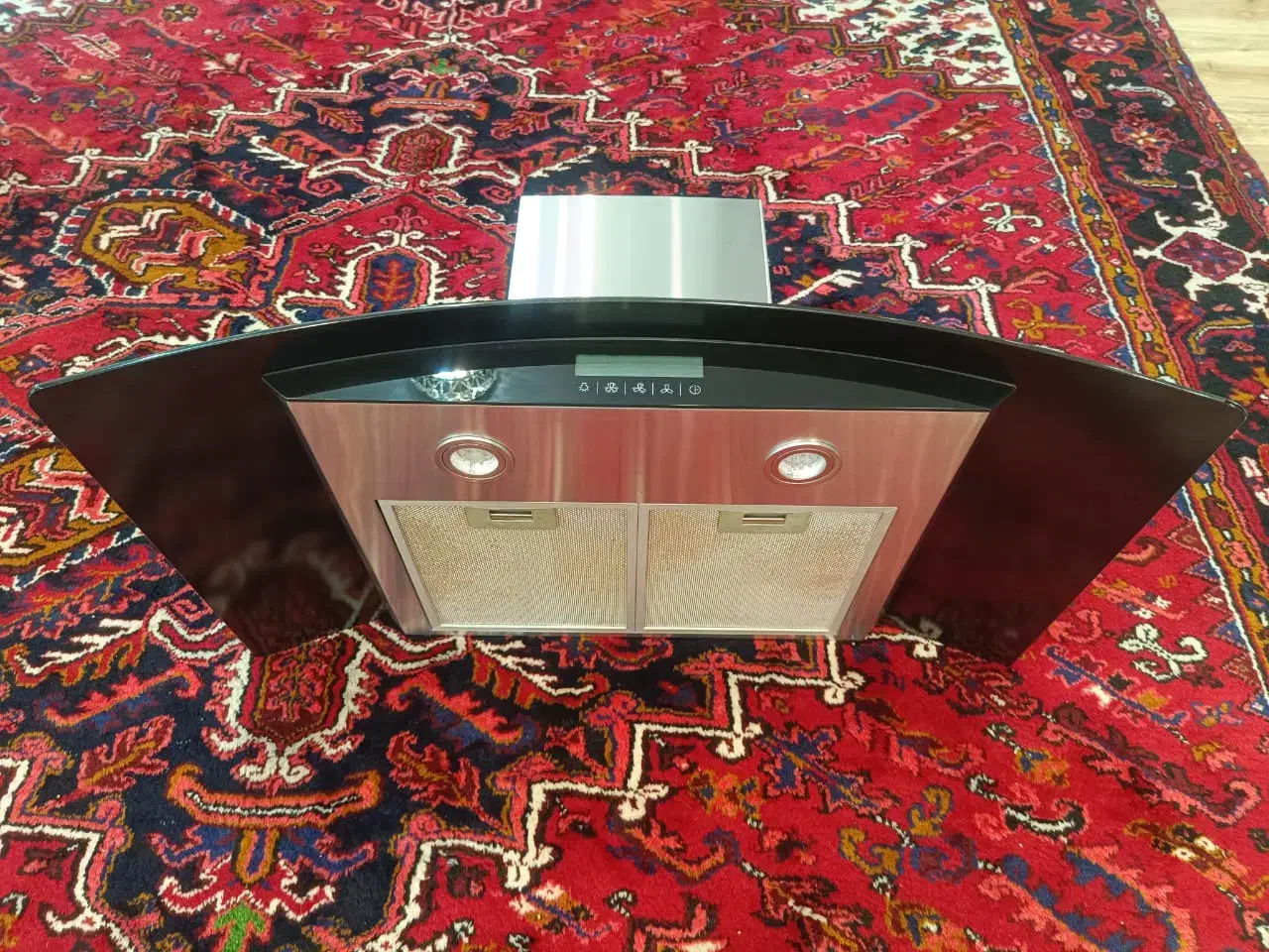 هود در حد نو|هود|تبریز, |دیوار