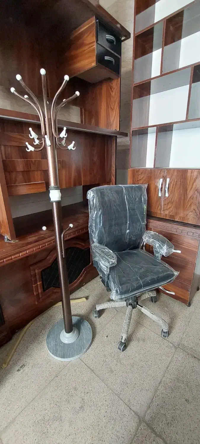 فروش میز و صندلی اداری|مبلمان اداری|نجف‌آباد, باغ نو|دیوار