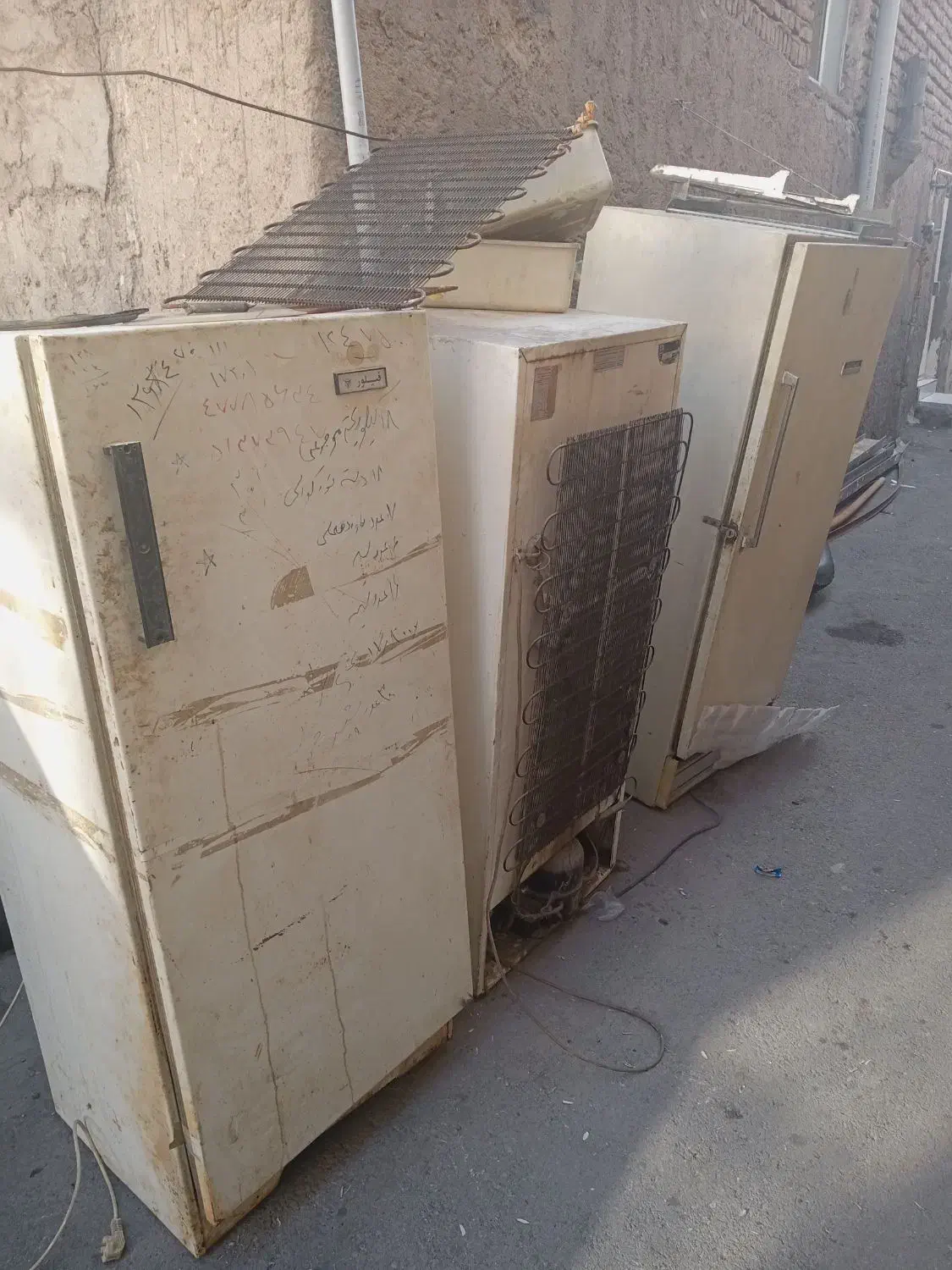 فروشی خریدار یخچال قدیمی سوخته خراب سالم گاز رفته|یخچال و فریزر|تبریز, |دیوار