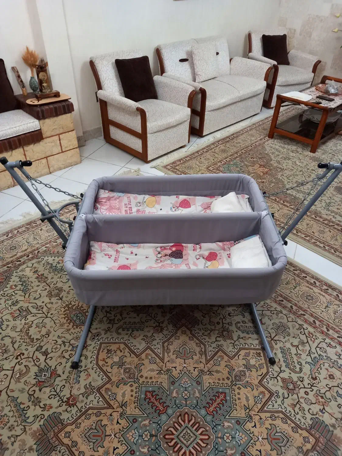 ننو یا گهواره دوقلوهای ناز|تخت و صندلی بچه|رشت, سعدی (تختی)|دیوار