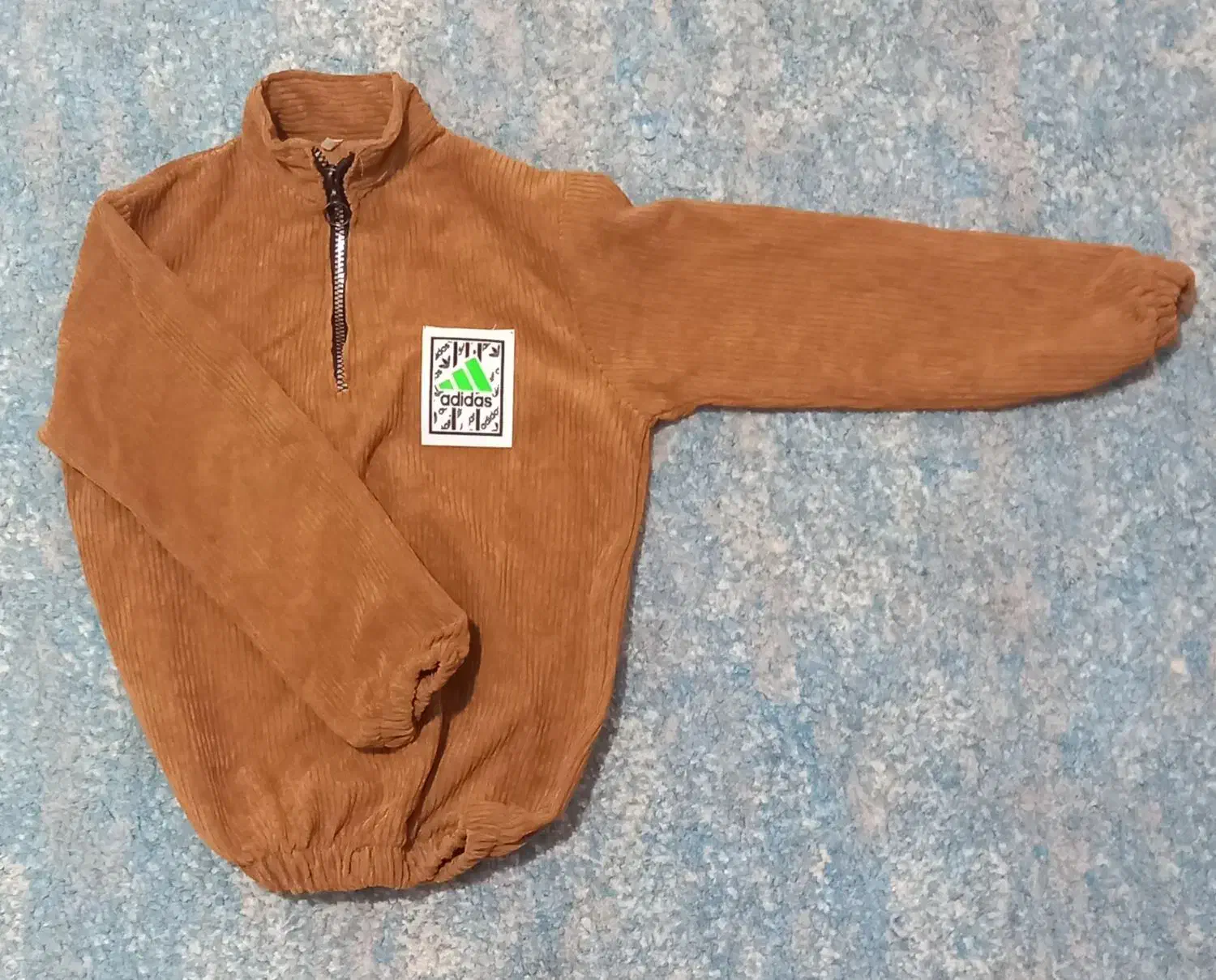 لباس بچه|کفش و لباس بچه|ساری, |دیوار