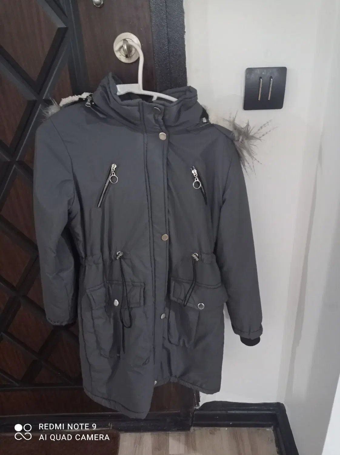 لباس|لباس|کرج, برغان|دیوار