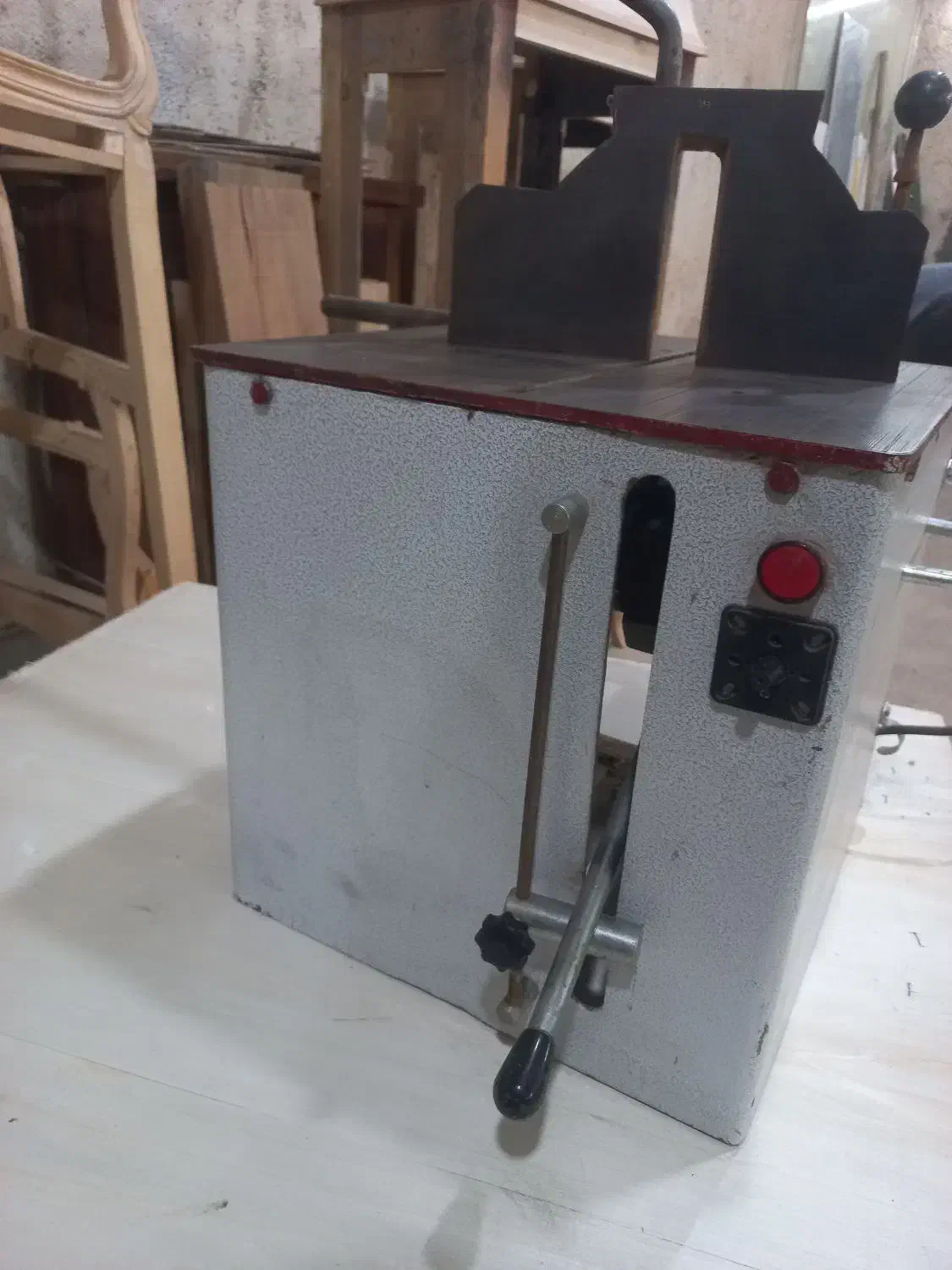 اره قطع کن|ابزارآلات|بومهن, |دیوار