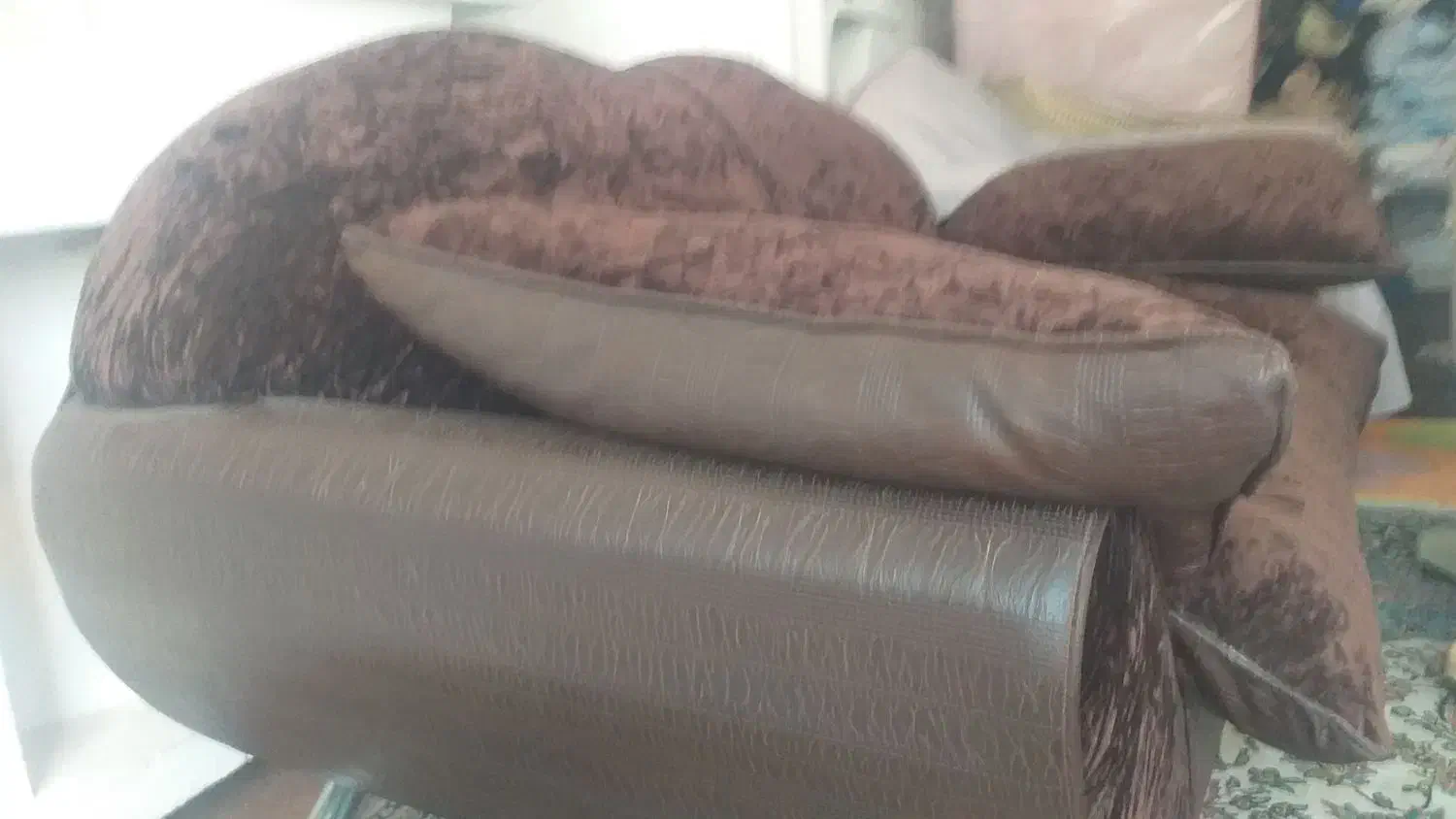 مبل ۷نفره چرم ومخمل درجه ۱|مبلمان خانگی و میز عسلی|شیراز, باغ تخت|دیوار