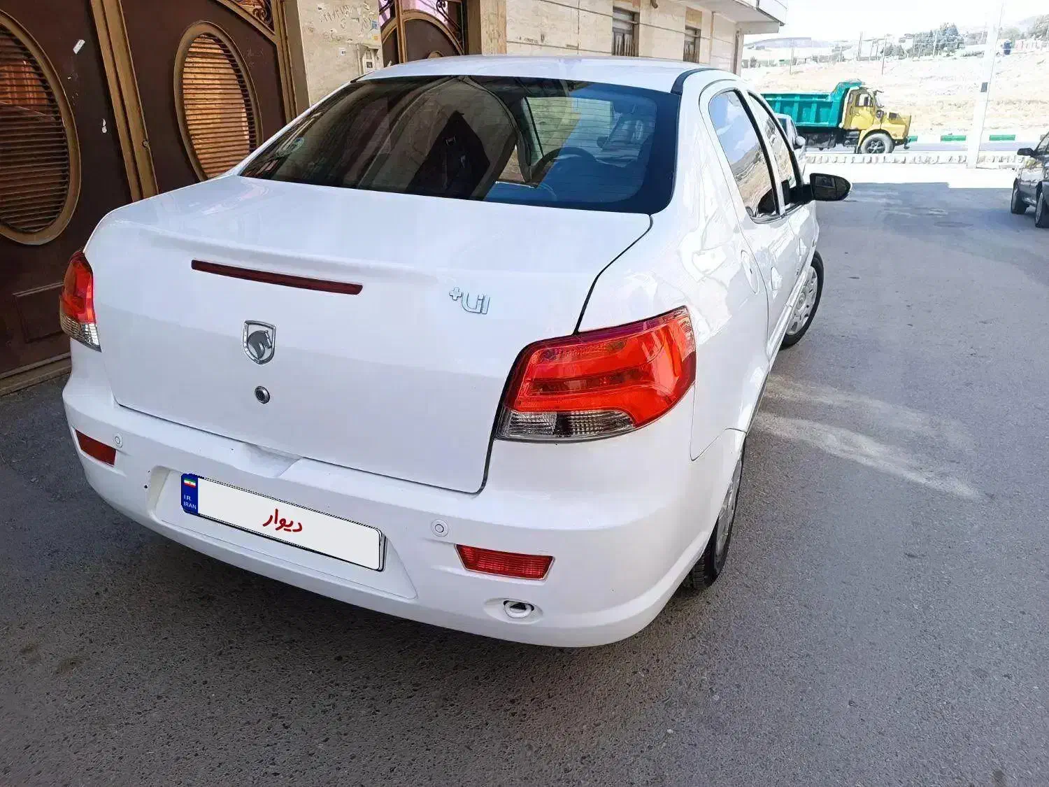 رانا پلاس درجه یک یک  بدون رنگ مدل ۴۰۱|خودرو سواری و وانت|بروجرد, |دیوار